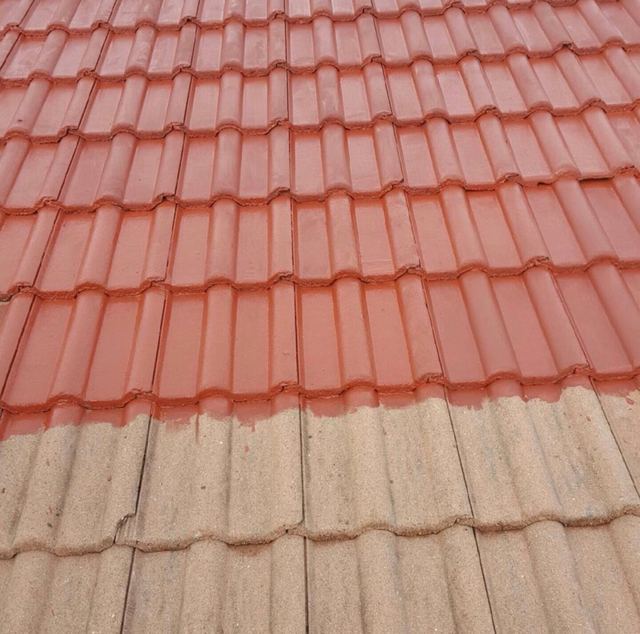 Mise en couleur d'une toiture en tuiles béton